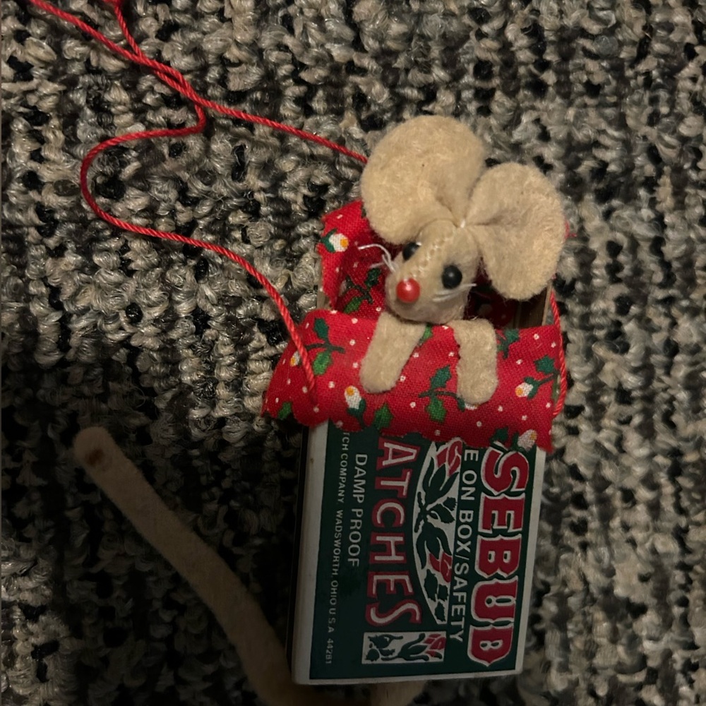 Vintage 1977 Rosebud ornament